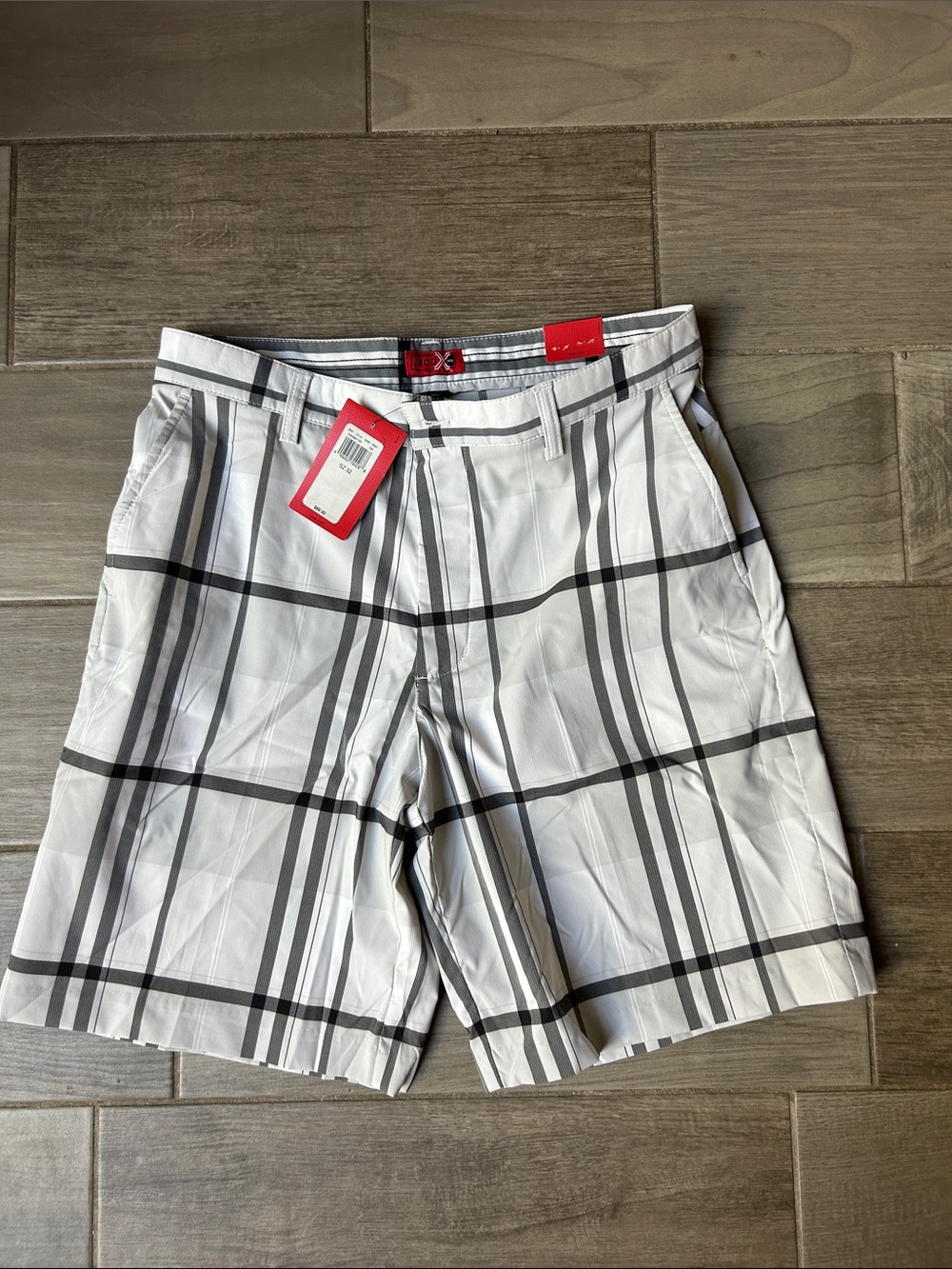 Men's White & Gray Plaid Golf Shorts
